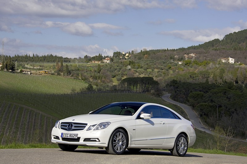 Mercedes Benz E 2009 Kupe 18