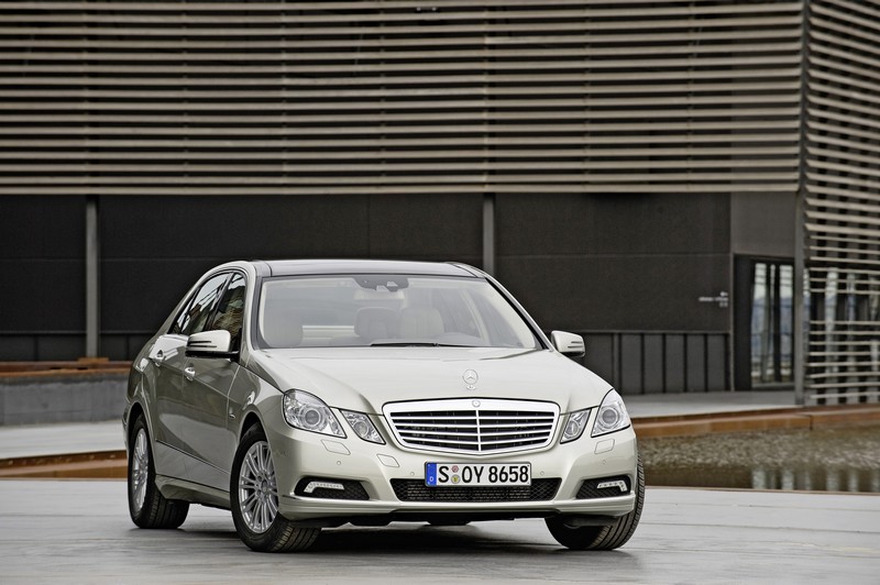 Mercedes Benz E 2009 Sedan 01