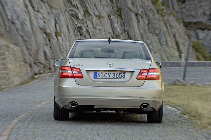 Mercedes Benz E 2009 Sedan 07