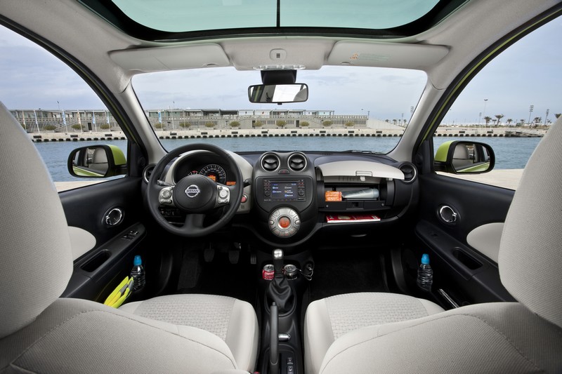 Nissan Micra 2010 Interier 13