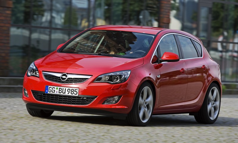 Opel Astra 2009 Hatchback 01