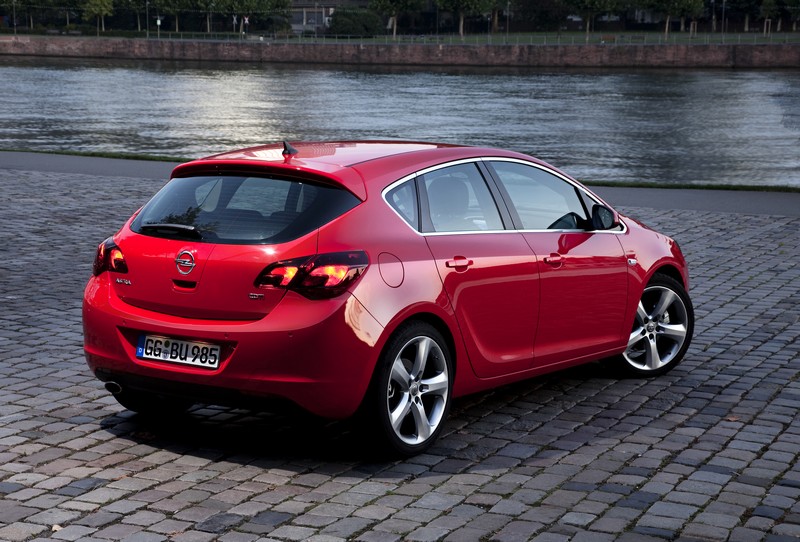 Opel Astra 2009 Hatchback 08